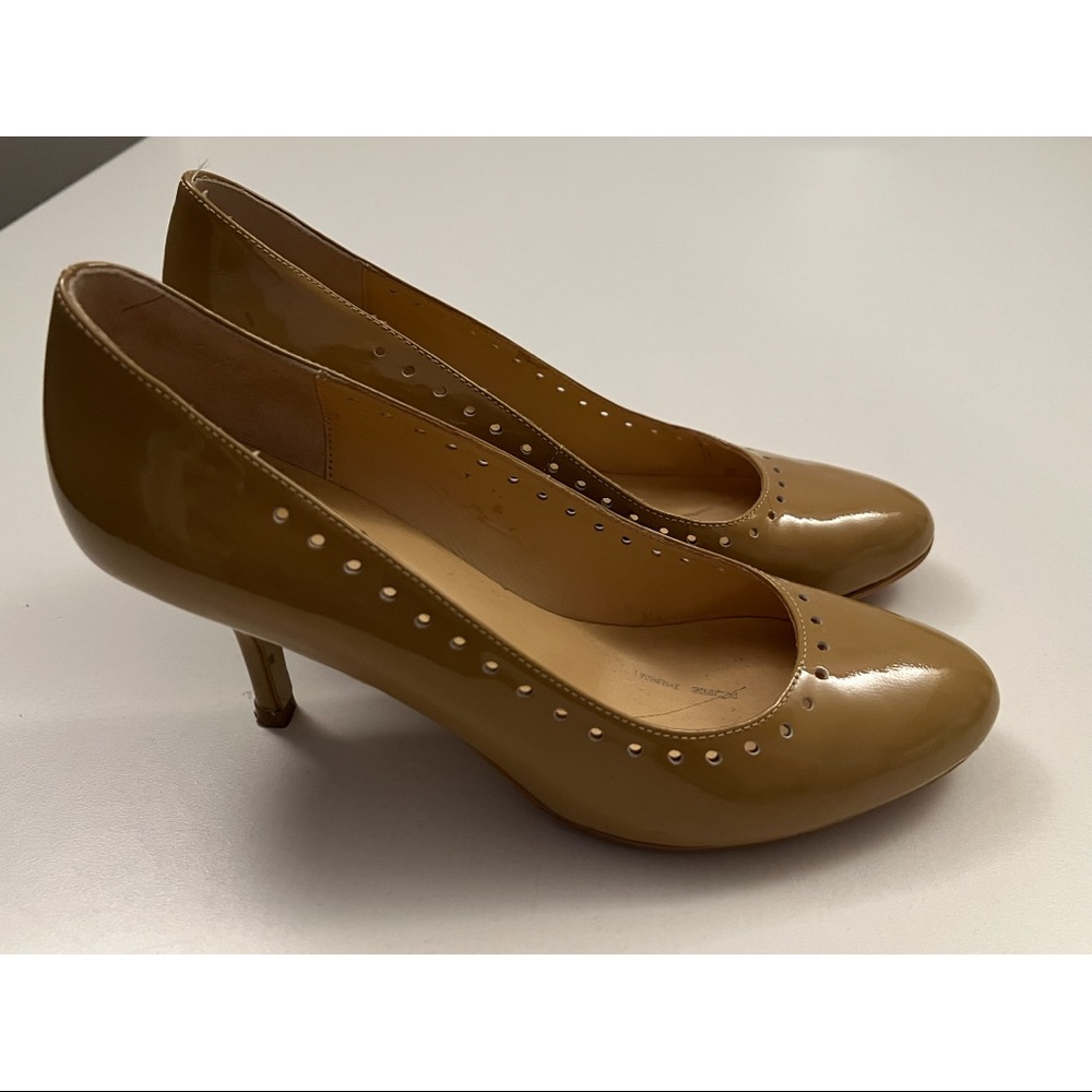 Kate Spade ♠️ Caramel Patent Pumps / 9.5med